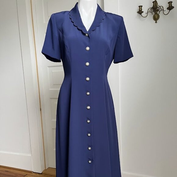 Sweet 90’s does 40’s dress by Leslie Fay - Picture 2 of 5